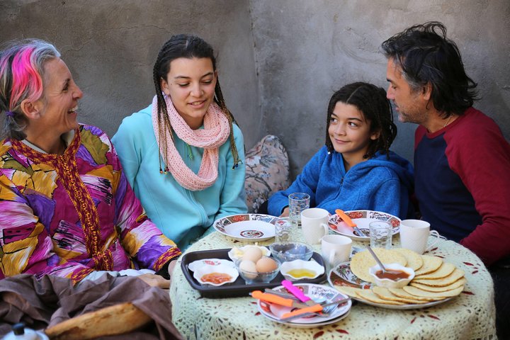 Berber Homestay – Family Table